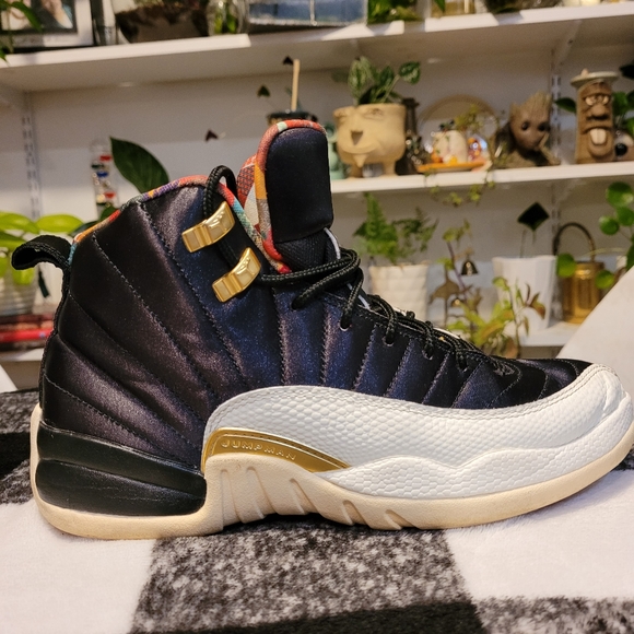 Jordan 12 Playoffs. Sneaker size women's 8.5 boys 7. - Picture 11 of 11